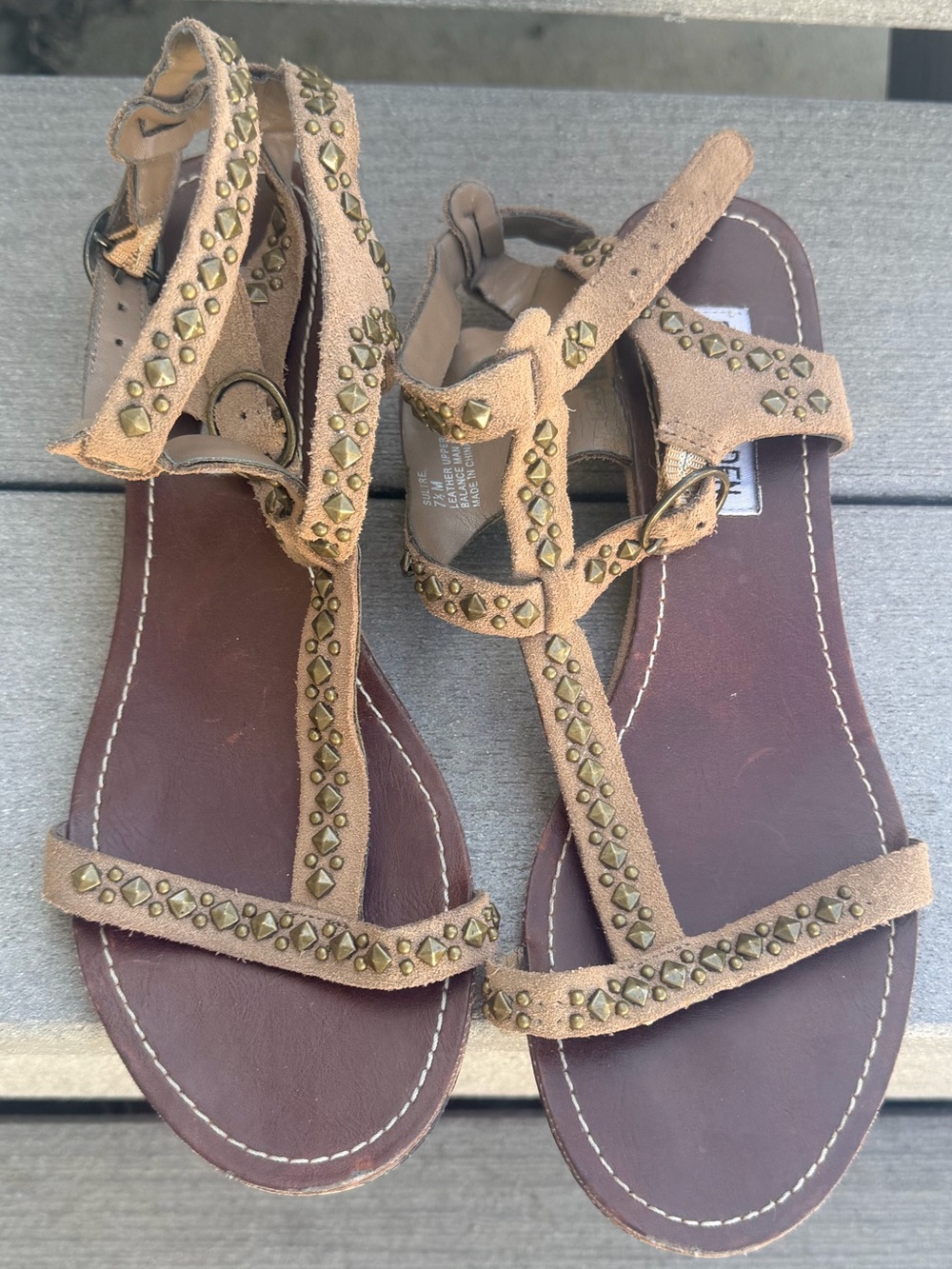 Steve Madden Brown Tan Studded T-Strap Sandals